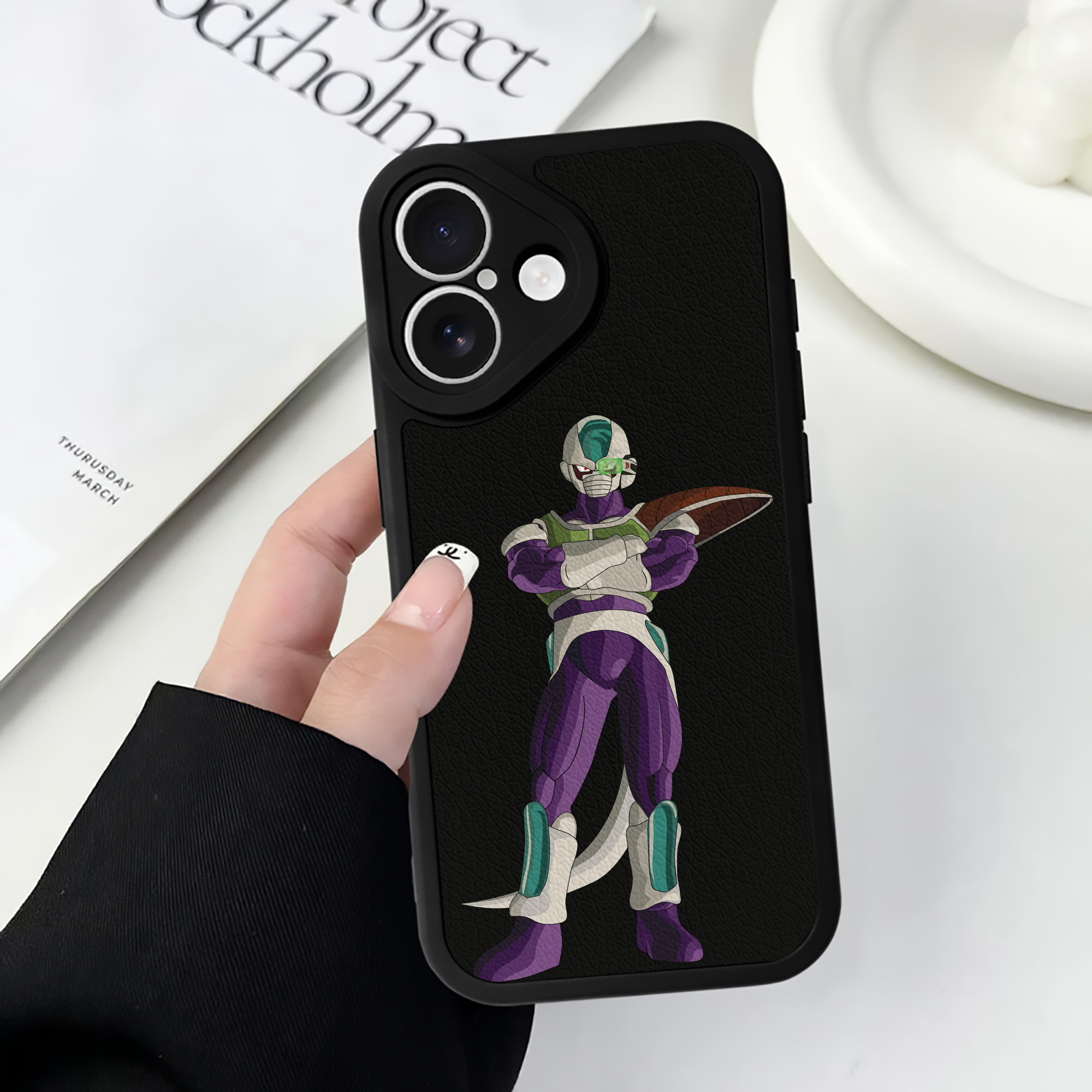 （画像用） ドラゴンボール フリーザ DRAGON BALL Frieza 【iPhone 16シリーズ対応】シリコンスマホケース（レザー調） 材質：シリコン